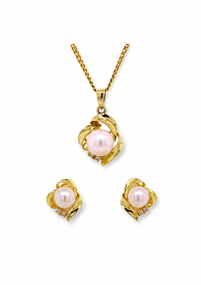 Pre Owned Yellow Gold & Pearl Earring & Pendant Set